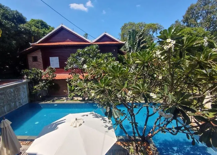 Villa Beautiful 3 Bedroom Tropical Villa, With Pool