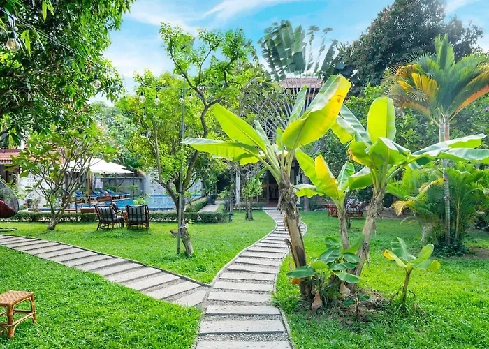 Villa Beautiful 3 Bedroom Tropical Villa, With Pool *